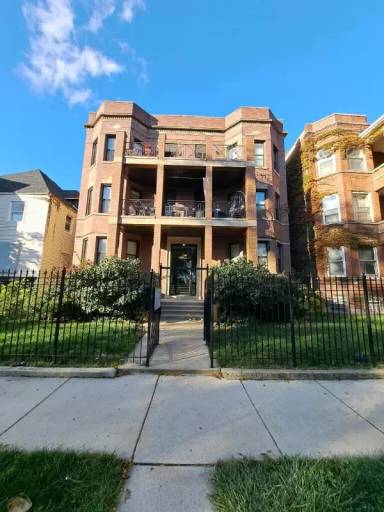 Main picture of 1534 E Marquette Rd