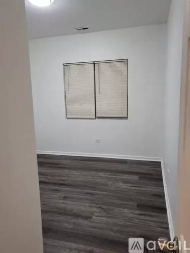 Main picture of 1217 W Garfield Blvd