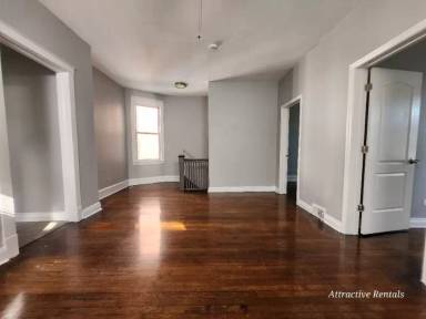 Main picture of 7632 S Drexel Ave