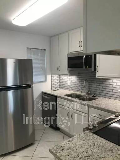 Main picture of 152 Locke St