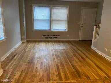 Main picture of 4213 S Michigan Ave