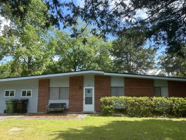 Main picture of 4434 Chapman St
