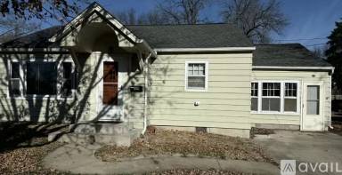 Main picture of 109 E Fairview St