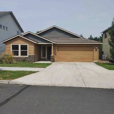 Main picture of 3011 NE Red Oak Dr