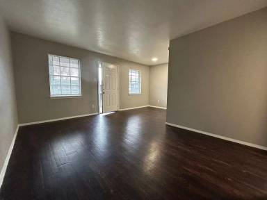 Main picture of Oak Lawn Place
