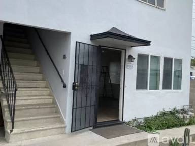 Main picture of 912 N Screenland Dr
