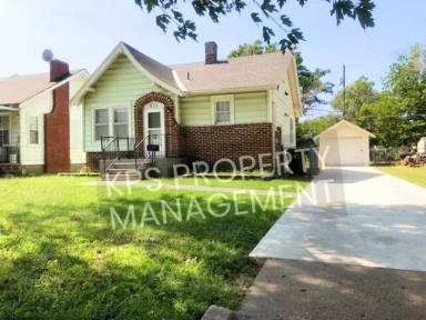 Main picture of 833 S Green St