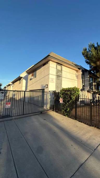 Main picture of 2820 Meeker Ave