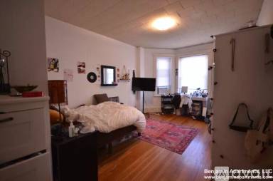 Main picture of 28 Westland Ave