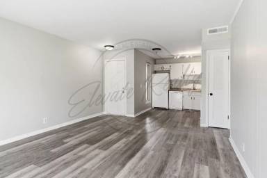 Main picture of Updated ground floor unit across from Madison Park
