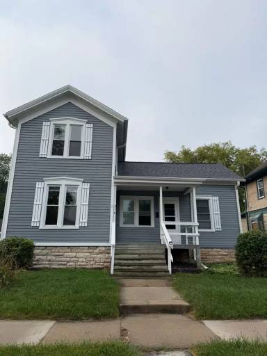 Main picture of 274 E 1st St