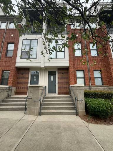 Main picture of 444 N McDowell St