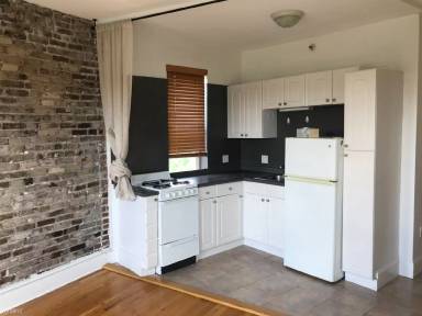 Main picture of 151 Park Dr