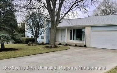 Main picture of 9350 N Pine Tree Rd