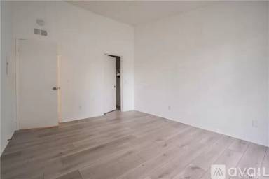 Main picture of Chelsea Court Condo