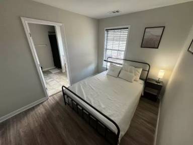 Main picture of 2483 Memorial Dr SE