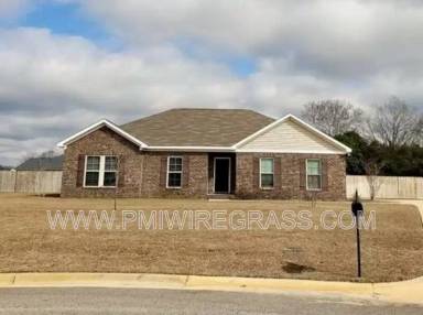 Main picture of 697 Magnolia Ln