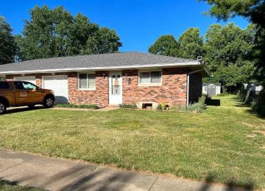 Main picture of 102 N Louise St