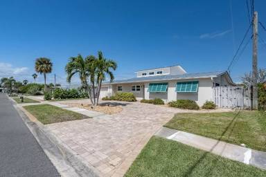 Main picture of 471 Sandpiper Dr