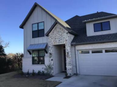 Main picture of 307 Highland Ct