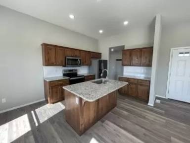 Main picture of 216 Hickory Hills St