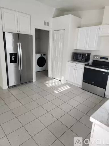 Main picture of 4227 Larkin St