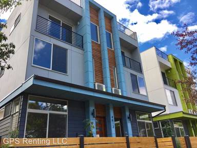 Main picture of 4811 Delridge Way SW