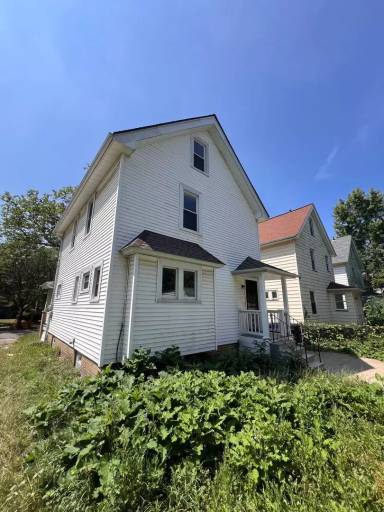Main picture of 15407 School Ave