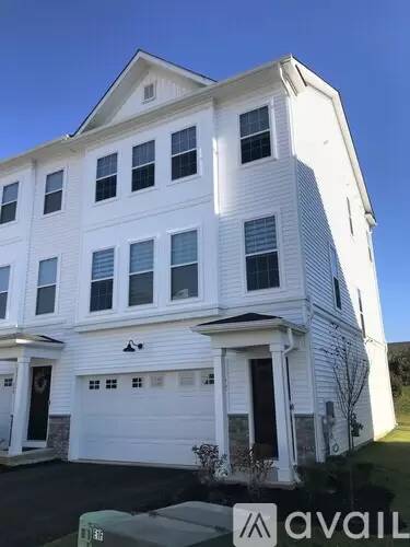 Main picture of 253 Red Leaf Ln