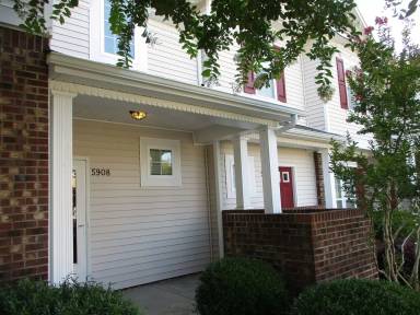 Main picture of 5908 Hollow Wood Ct