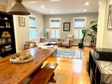 Main picture of 9 Newson Ave