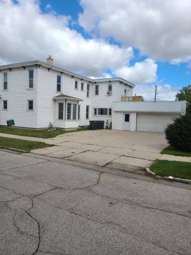 Main picture of 608 Detroit St