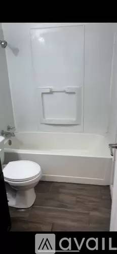 Main picture of 105 Herring St