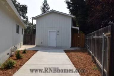 Main picture of 6112 Friendly Ct