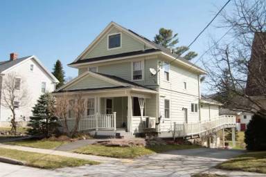 Main picture of 10 Wallace Ave