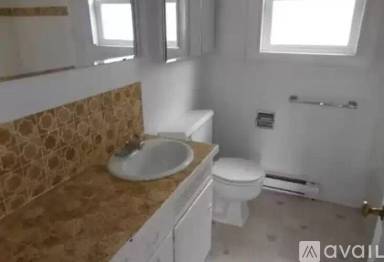 Main picture of 1040 W 17th Ave