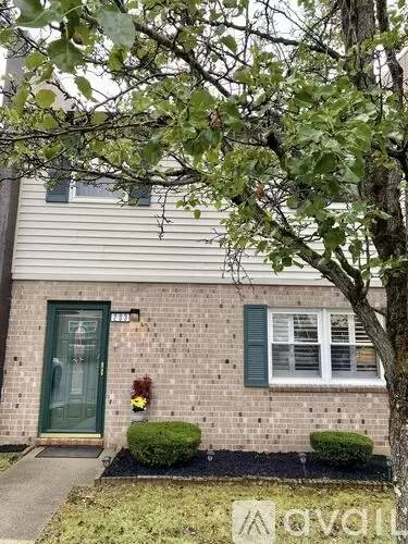 Main picture of 203 Jade Ln