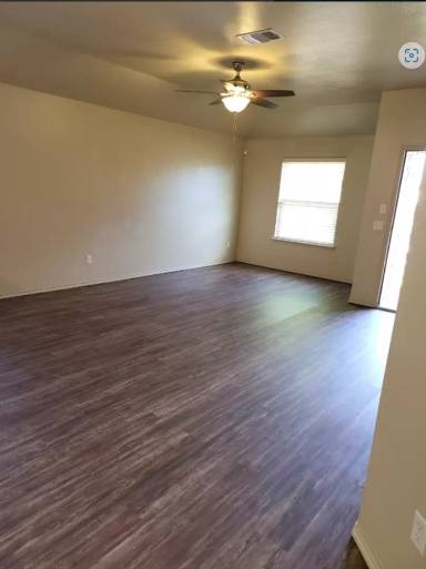 Main picture of 917 W Prairie Wind Way