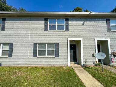 Main picture of 5820 Sanders St