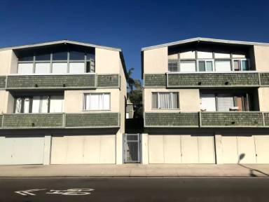 Main picture of 2020 Hermosa Ave