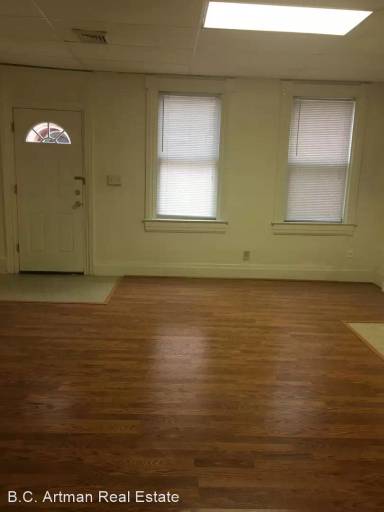 Main picture of 2131 Sarah St