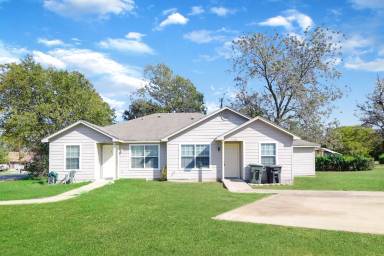 Main picture of 700 E Avenue N