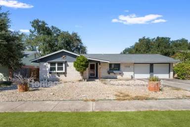 Main picture of 7015 Forest Pine St