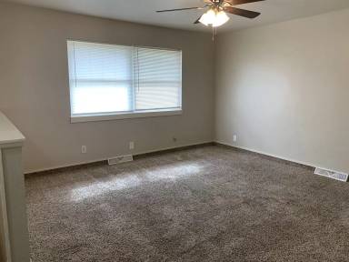 Main picture of 2410 W Savannah St