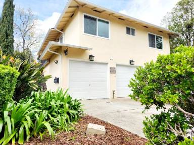 Main picture of 416 Poplar Ave