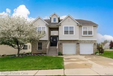 Main picture of 835 Alana Ct