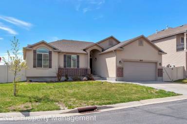 Main picture of 8833 W Robie Ln