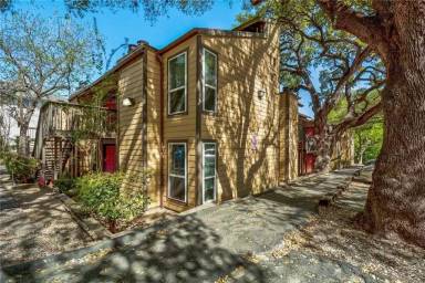 Main picture of 1000 W 26th St