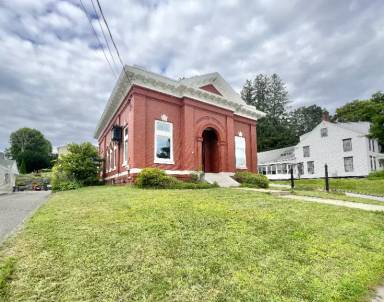 Main picture of 55 Main St