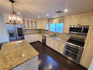 Main picture of 23507 Friar St